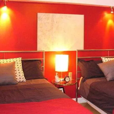 Celebrities Hotel-2